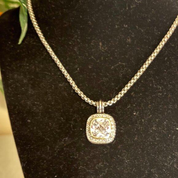 NEW Set of Clear Color Pierced Earrings and Pendant with Chain (21") and Pouch - Picture 8 of 16